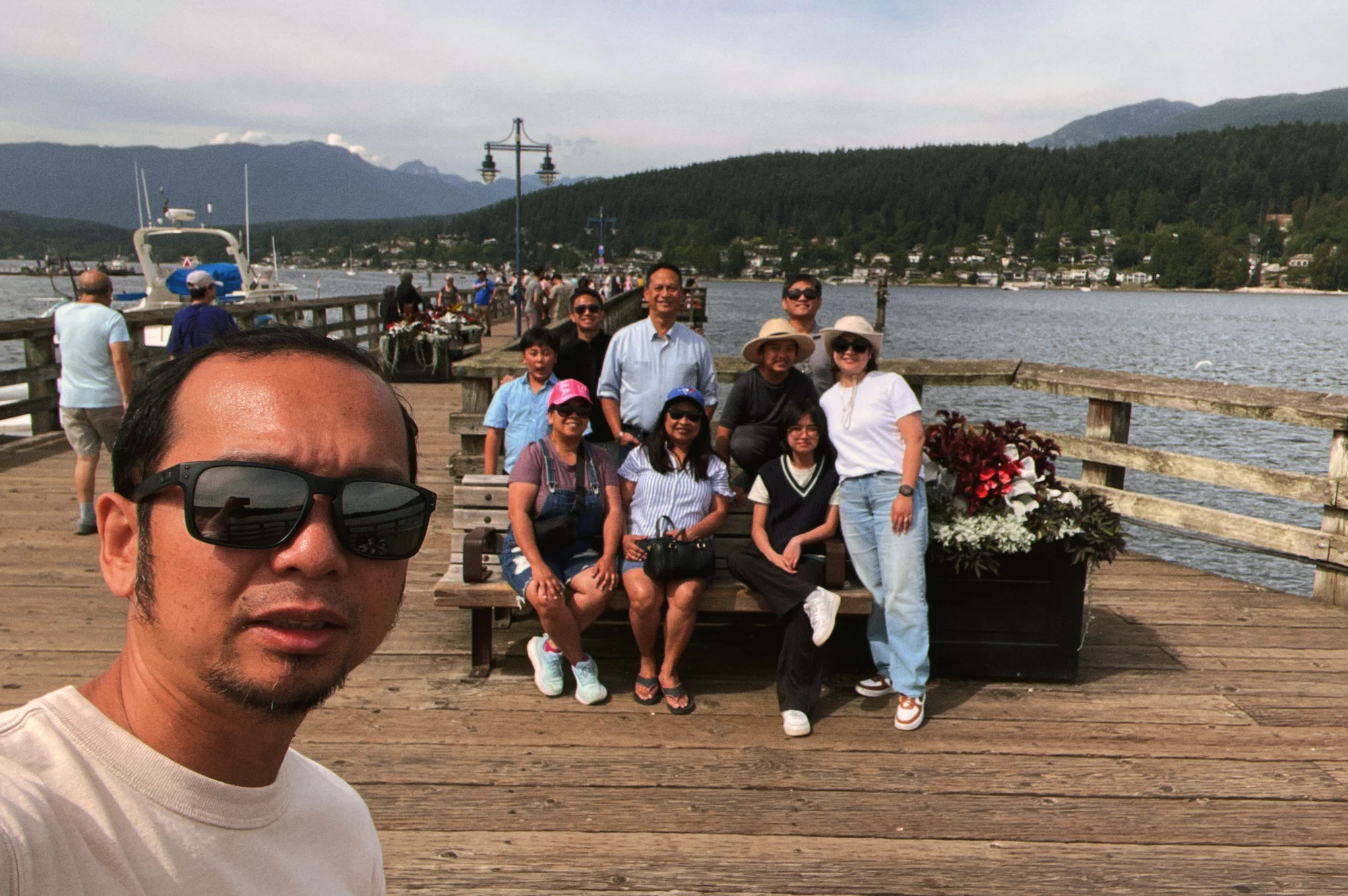 (iv) grup pic (feat. kuya marlo)