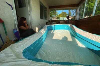 (i) pool party